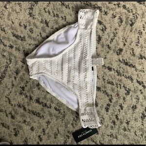 NWT Kenneth Cole White Lace Bikini Bottom